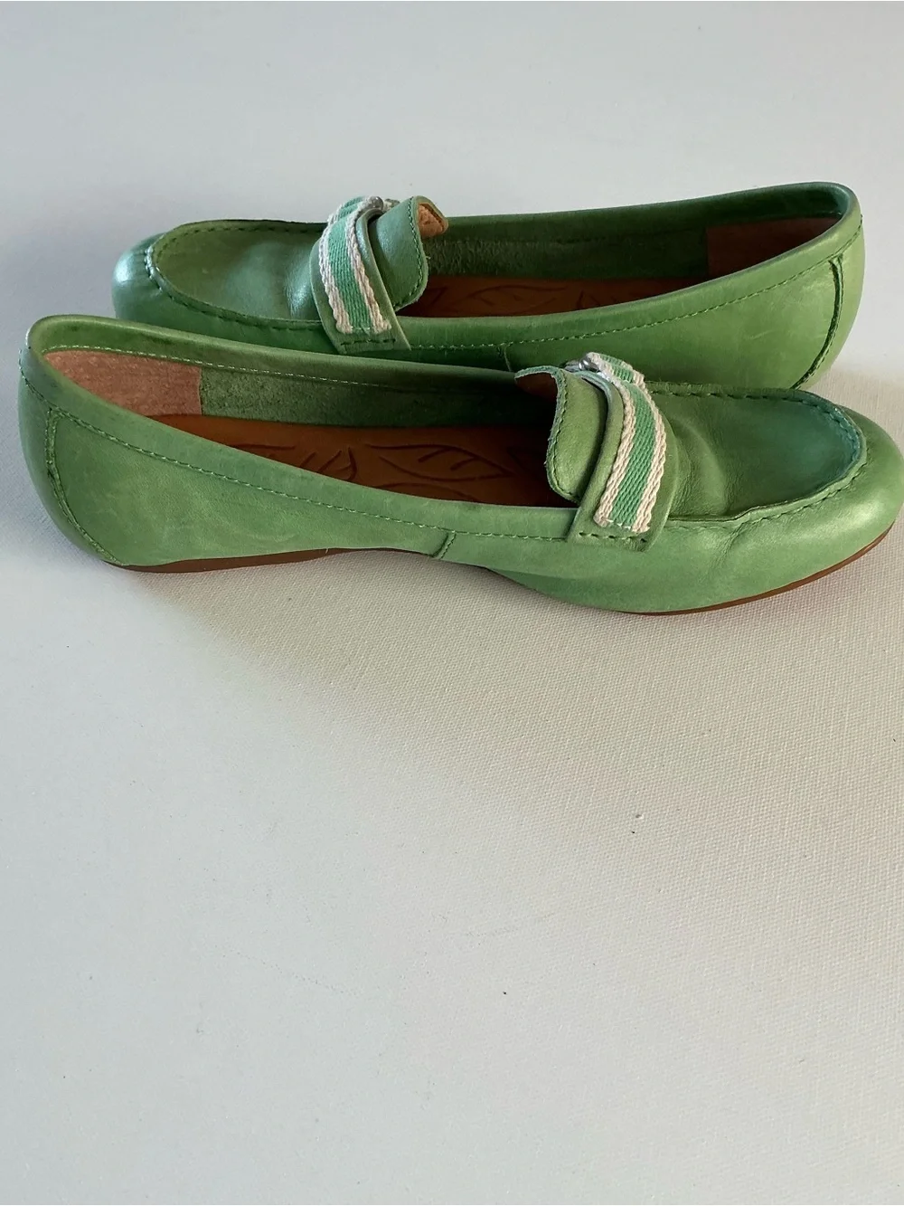 Born Green Leather Loafers Slip On Flats Size 8.5 Boho Casual - Picture 5 of 11